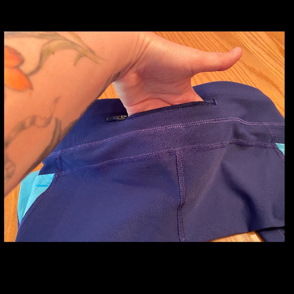 Lucy Tech Blue/ Teal Workout Capri 💙✨ - Picture 5 of 7